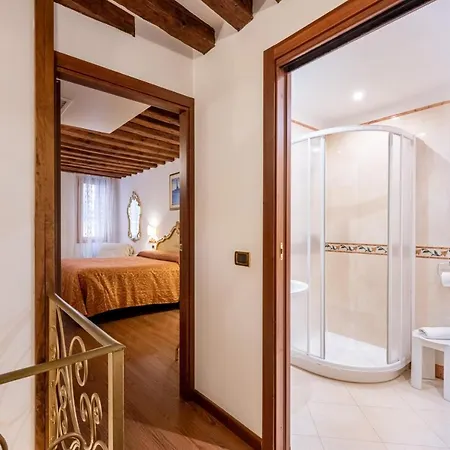 Ca' Pinelli * Venedig