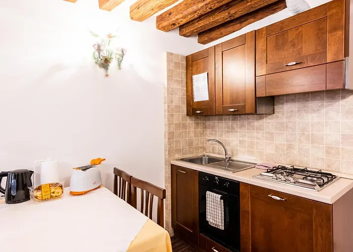 Ca' Pinelli البندقية