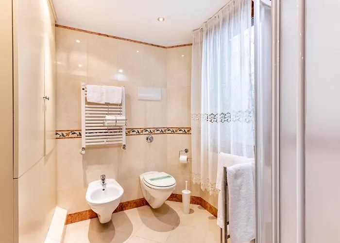 Ca' Pinelli * البندقية